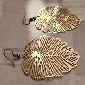 Gold leaf earrings